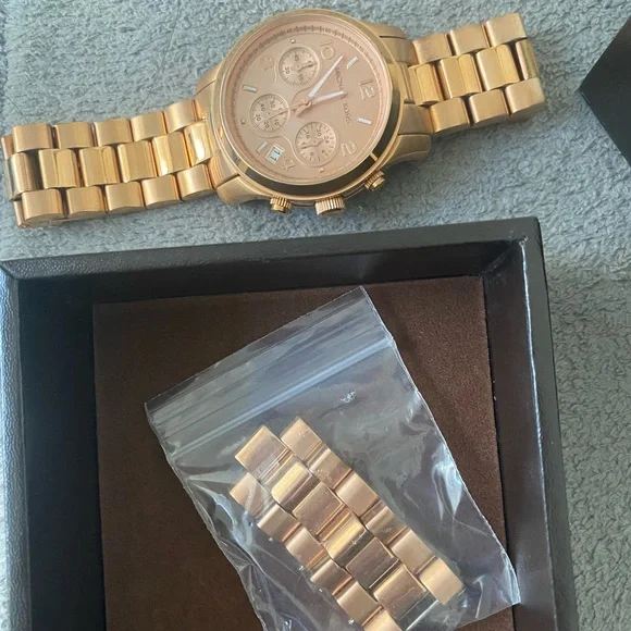 ⭐️HP⭐️MichaelKorsWomensRunwayChronograph RoseGoldToneStainlessSteelBraceletWatch - Picture 4 of 7